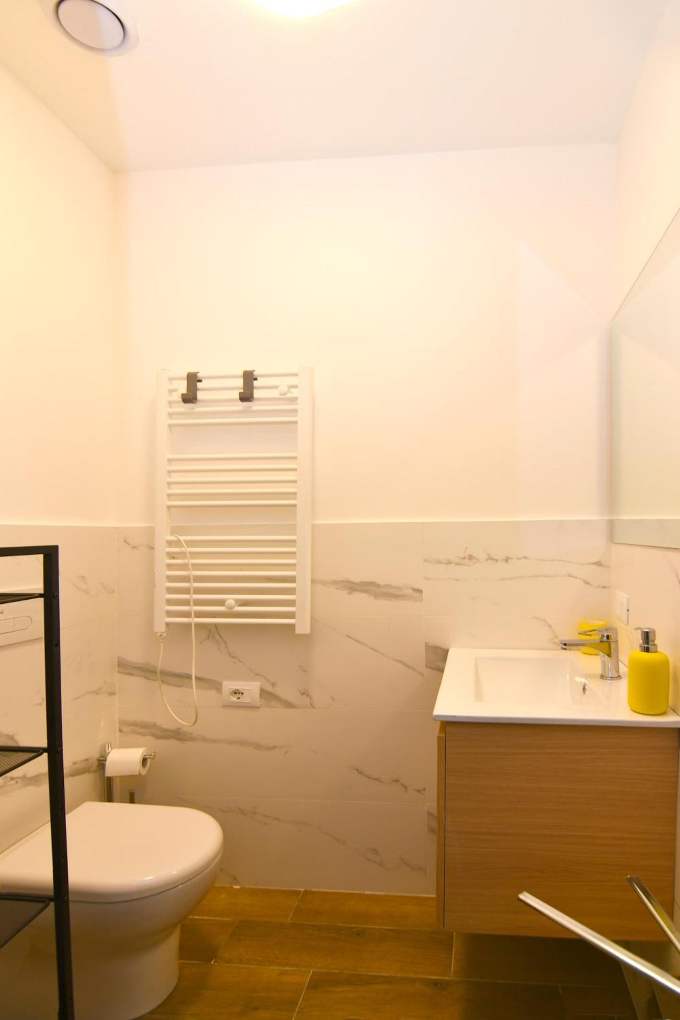 Apartment Fond. Prada-ieo Elegante Con Mailand